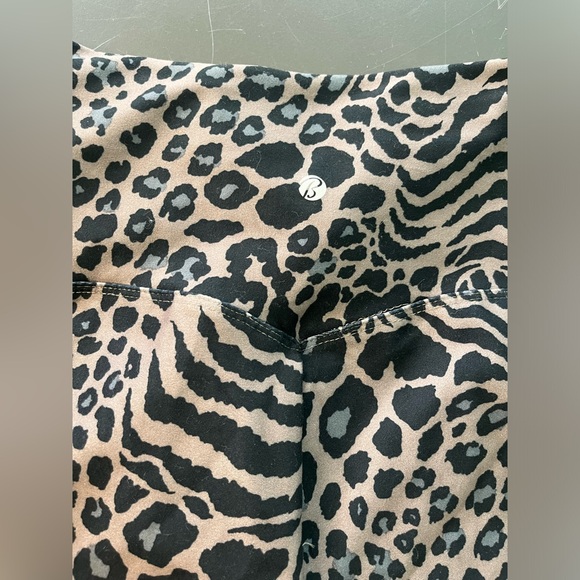 Bally total fitness leopard mash cinder size M. - Picture 4 of 5